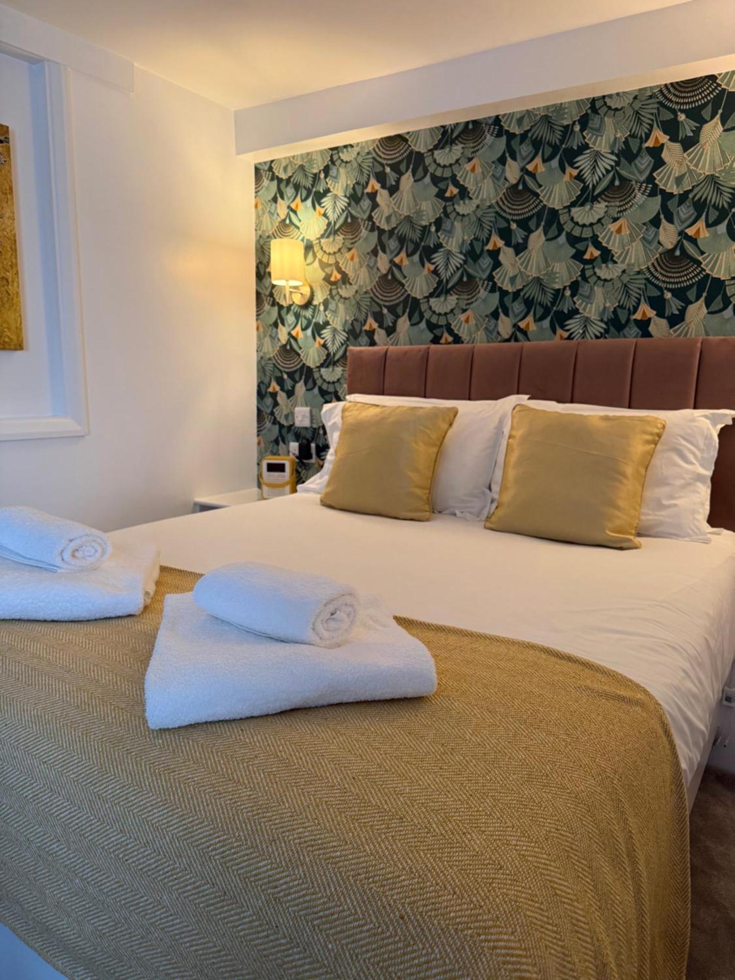 The White House Guest house 4*